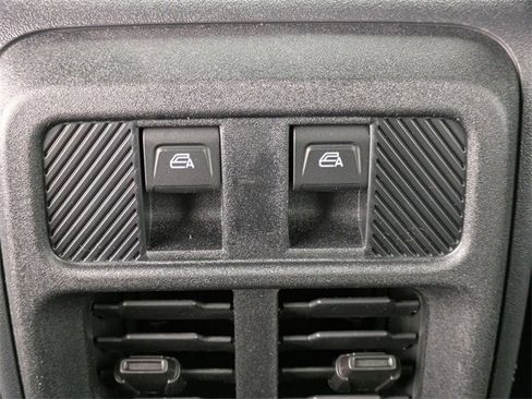 New 2025 Ford Bronco 4-Door image 28