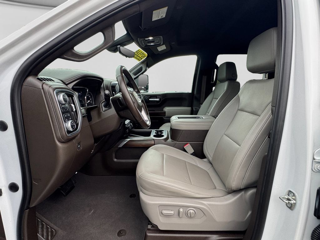 Used 2021 GMC Sierra 1500 SLT w/ SLT Premium Plus Package AWD/4WD image 18