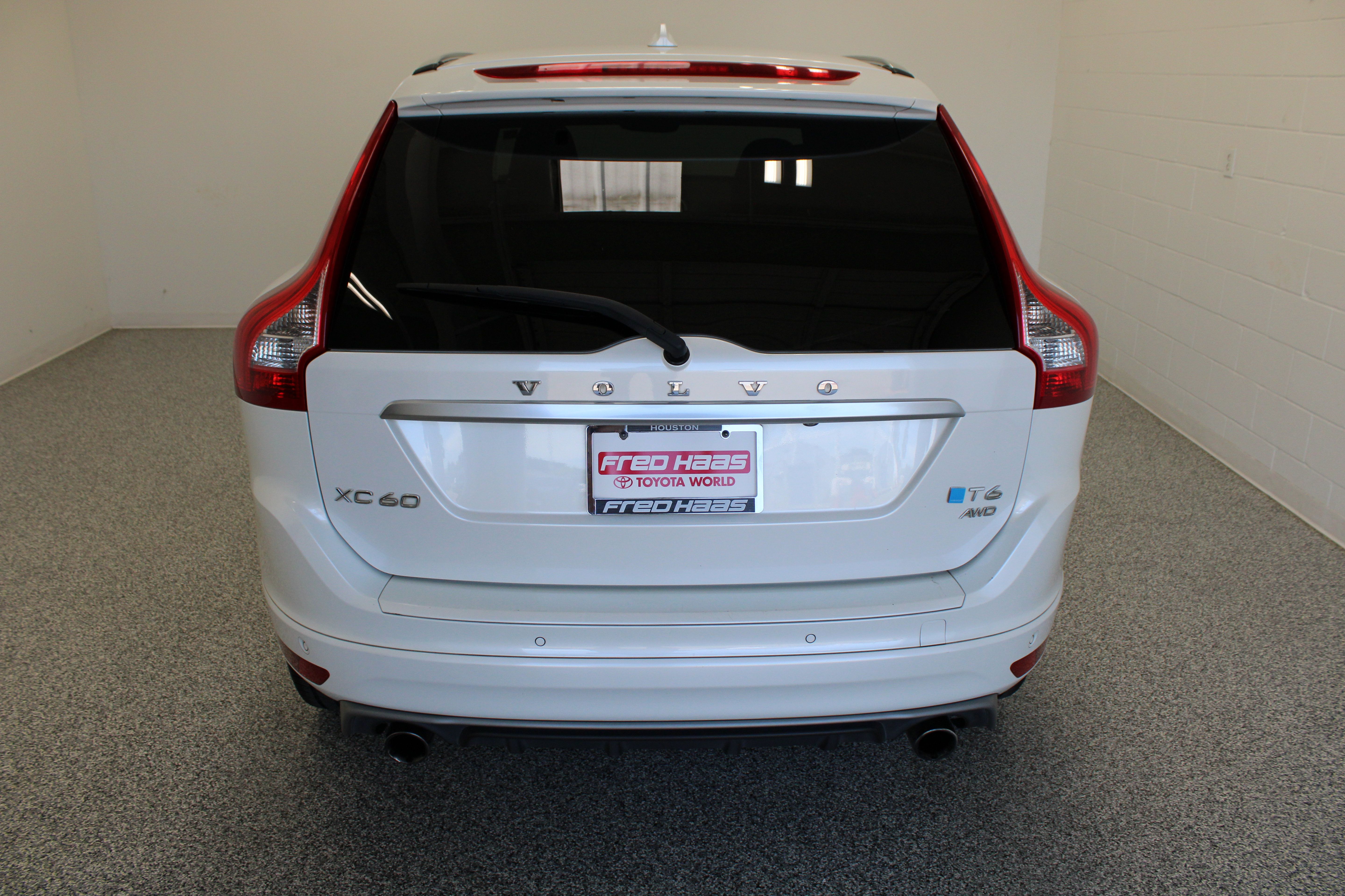 Used 2015 Volvo XC60 T6 R-Design Platinum AWD/4WD image 8