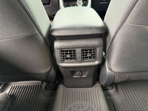 Used 2025 Toyota RAV4 LE AWD/4WD image 30