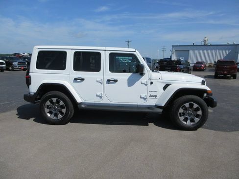Used 2023 Jeep Wrangler Unlimited Sahara w/ LED Lighting Group AWD/4WD image 4