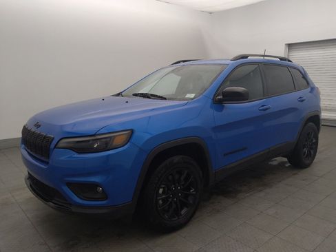 Used 2023 Jeep Cherokee Altitude Lux w/ Mopar Interior Package AWD/4WD image 2