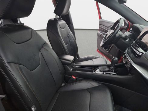 Certified 2022 Jeep Compass Limited image 11