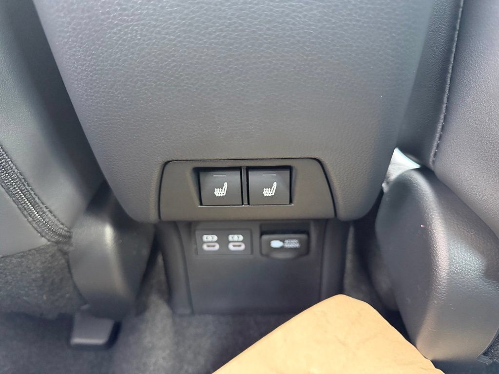 New 2026 Toyota Prius Plug-In Hybrid FWD image 9