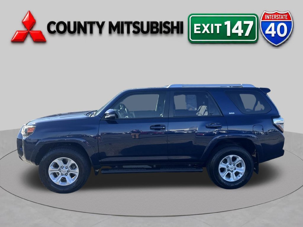 Used 2018 Toyota 4Runner SR5 Premium AWD/4WD image 3