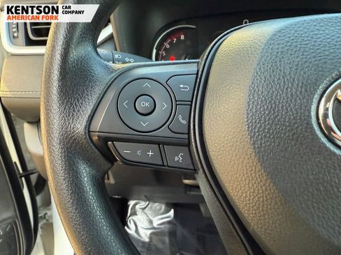 Used 2025 Toyota RAV4 XLE image 19