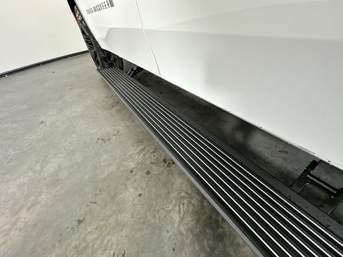 New 2026 Jeep Grand Wagoneer L Limited AWD/4WD image 22