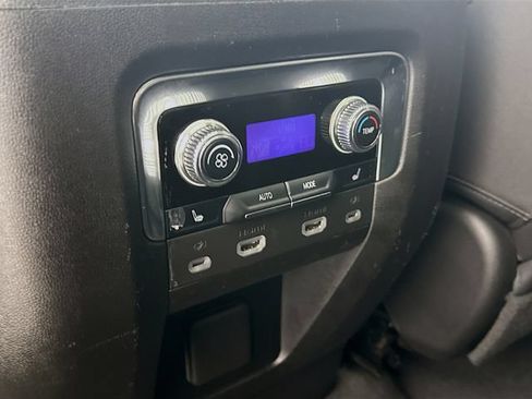 Used 2023 GMC Yukon AT4 w/ AT4 Premium Package AWD/4WD image 29