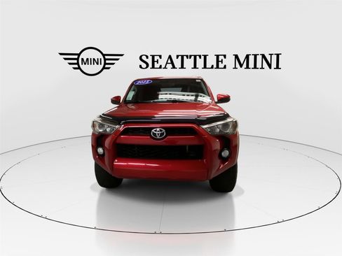 Used 2015 Toyota 4Runner SR5 image 4