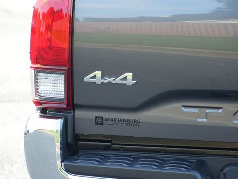 Used 2023 Toyota Tacoma SR5 AWD/4WD image 7