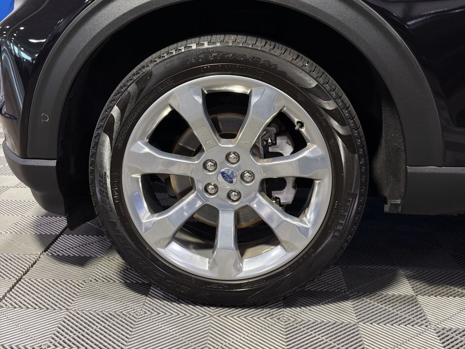 Used 2020 Ford Explorer Platinum w/ Premium Technology Package AWD/4WD image 16