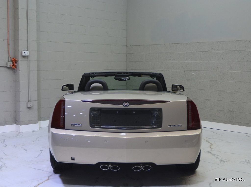Used 2006 Cadillac XLR RWD image 22