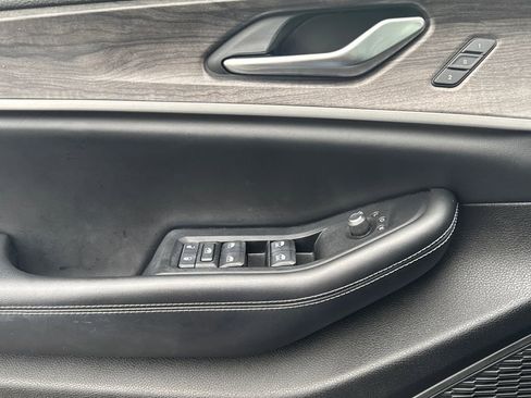 Used 2023 Jeep Grand Cherokee L Limited w/ Luxury Tech Group II image 23