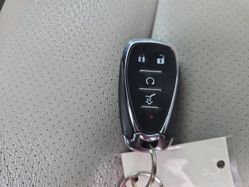 Used 2018 Chevrolet Traverse LT FWD image 37
