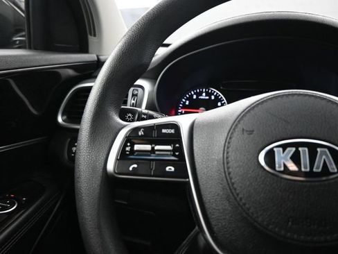 Used 2020 Kia Sorento LX image 15