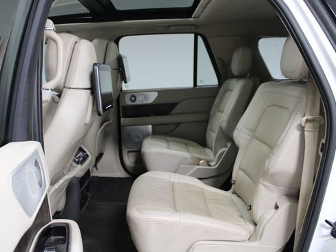 Used 2020 Lincoln Navigator L Reserve w/ Luxury Package AWD/4WD image 26