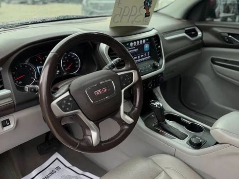 Used 2018 GMC Acadia SLT w/ LPO, Black Accent Package AWD/4WD image 10