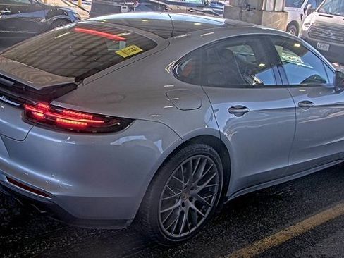 Used 2018 Porsche Panamera 4S image 2