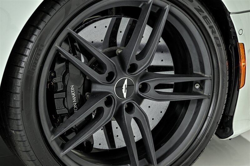 Used 2019 Aston Martin DBS Superleggera RWD image 22