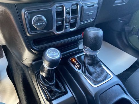 Used 2022 Jeep Wrangler Unlimited Sport AWD/4WD image 29
