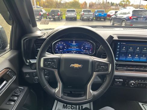Used 2024 Chevrolet Silverado 1500 LT image 17