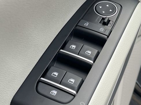 New 2025 Kia Soul LX w/ LX Technology Package FWD image 21