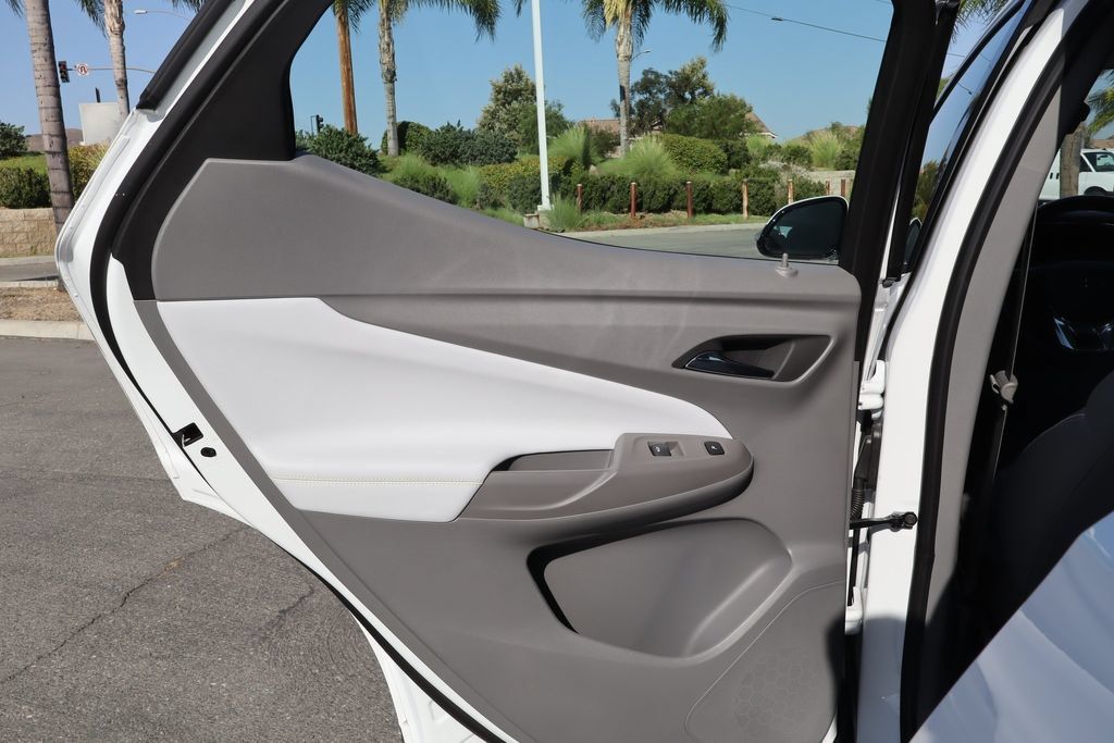 Used 2023 Chevrolet Bolt EUV Premier w/ Super Cruise Package FWD image 36