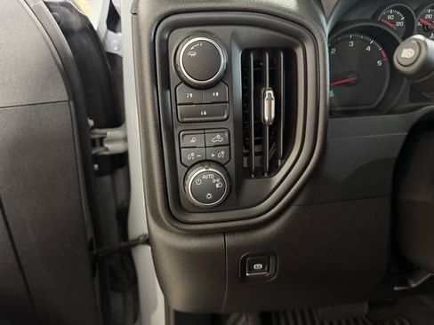 Used 2024 Chevrolet Silverado 2500 Custom w/ Custom Value Package image 18