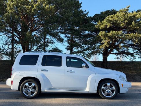 Used 2011 Chevrolet HHR LT w/ LT Preferred Equipment Group image 2