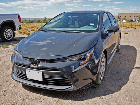 Used 2024 Toyota Corolla LE FWD image 1