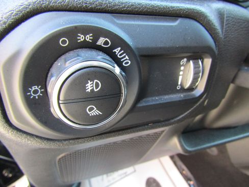Used 2023 Jeep Gladiator Overland AWD/4WD image 19