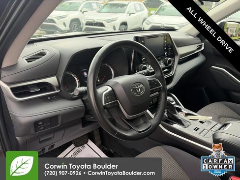 Used 2022 Toyota Highlander LE AWD/4WD image 29