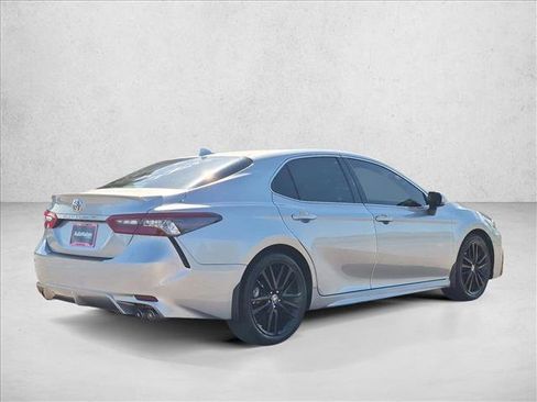 Used 2023 Toyota Camry XSE FWD image 5