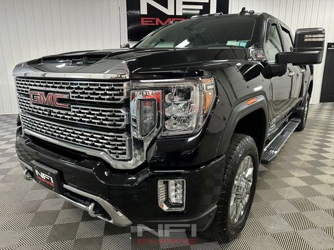 Used 2021 GMC Sierra 3500 Denali w/ Denali Ultimate Package image 3