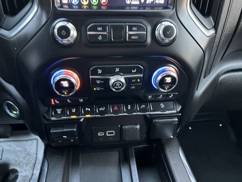 Used 2022 GMC Sierra 3500 AT4 w/ AT4 Preferred Package image 29