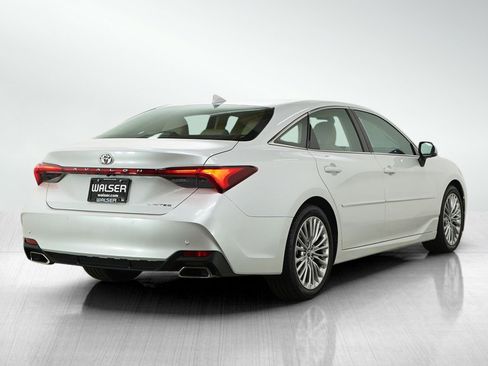 Used 2020 Toyota Avalon Limited w/ Advanced Safety Package FWD image 5