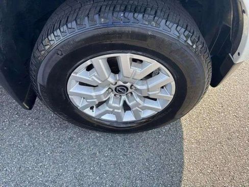 Used 2023 Nissan Frontier SV w/ SV Convenience Package image 25