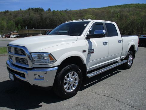 Used 2018 RAM 2500 Laramie w/ Snow Chief Group AWD/4WD image 1