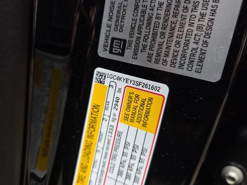 Used 2025 Chevrolet Silverado 2500 ZR2 w/ Technology Package image 38