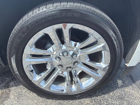 Used 2017 GMC Yukon SLT w/ Premium Edition AWD/4WD image 9