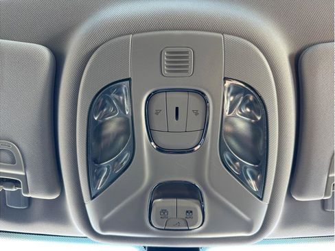 Used 2018 Jeep Compass Latitude w/ Popular Equipment Group image 29