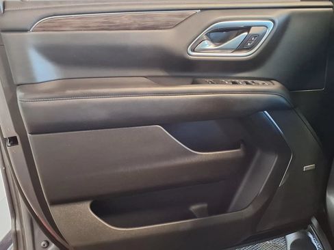 Used 2021 Chevrolet Tahoe Z71 w/ Z71 Signature Package AWD/4WD image 18