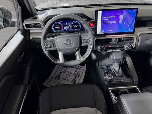 Used 2025 Toyota Tacoma TRD Off-Road image 20