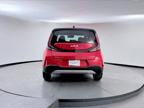 Used 2023 Kia Soul LX w/ Option Group 015 FWD image 7