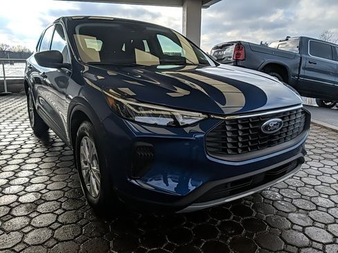 Certified 2023 Ford Escape Active image 3