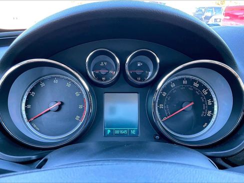 Used 2011 Buick Regal CXL image 26