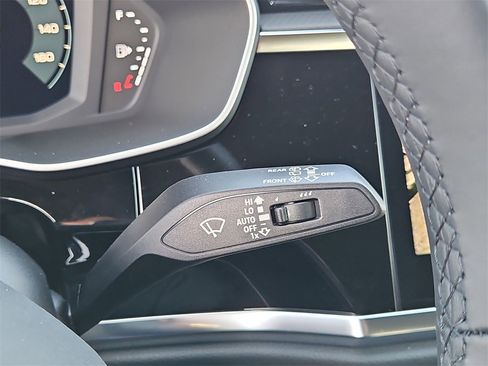 New 2025 Audi Q3 2.0T Premium image 23