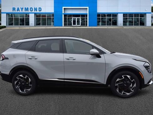 Used 2024 Kia Sportage SX image 2