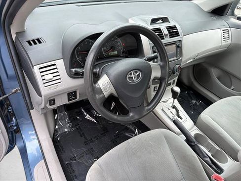 Used 2013 Toyota Corolla LE w/ Preferred Accessory Pkg #2 image 10