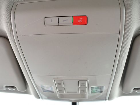 Used 2021 Volkswagen Atlas S image 33